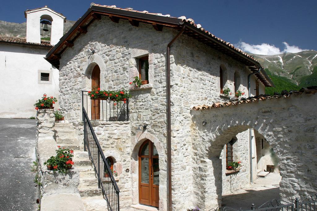 B&B Cascina Dell'Orso Castelsantangelo sul Nera Eksteriør bilde